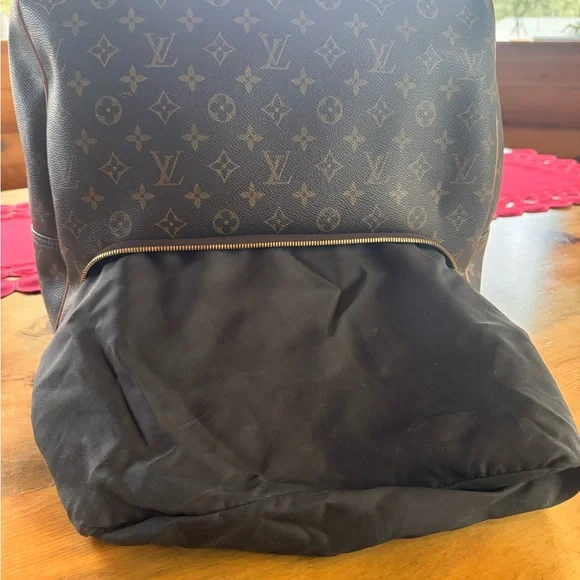 Louis Vuitton Vintage Brown Monogram Bag would make an amazing gym bag! - Picture 8 of 10